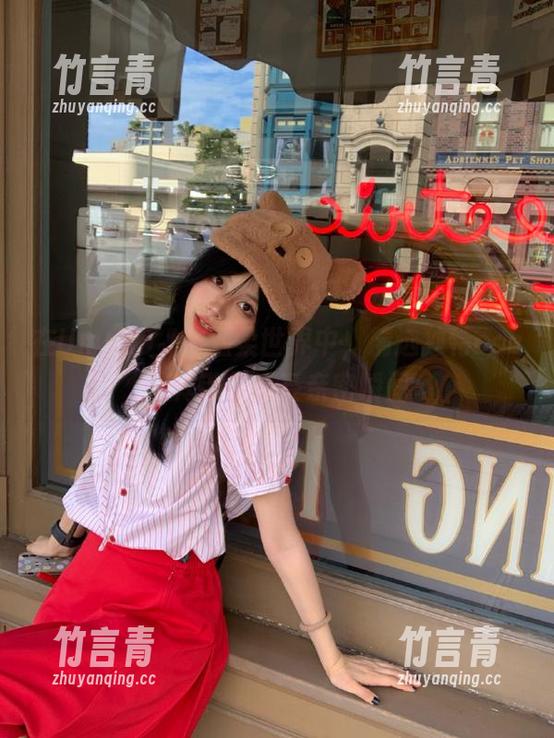 在Umeko J的温柔世界中，精选独特cos写真带你感受亲密瞬间